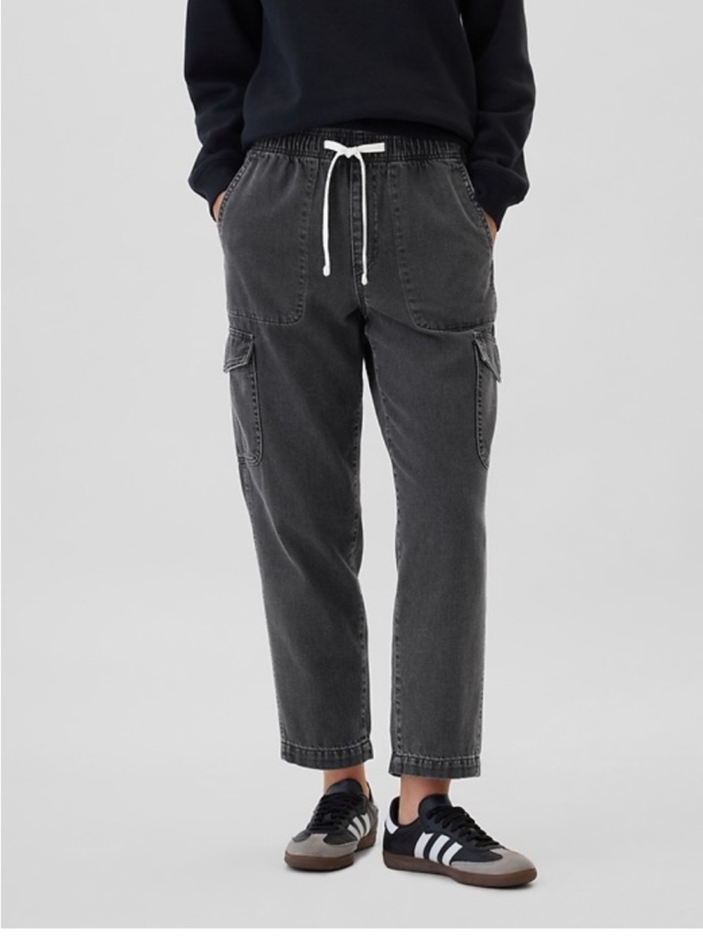 GAP Charcoal Gray Cropped Cargo Jeans